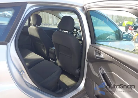 2015 Ford Focus Se z USA, uszkodzony, nr VIN 1FADP3K25FL315550